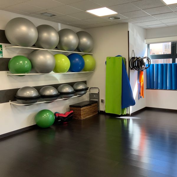 Sala de Pilates suelo clinica actualfisio valdemoro fisioterapia osteopatia pilates podologia diatermia plantillas