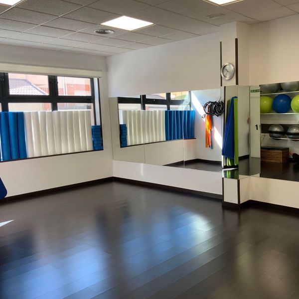 Sala de Pilates suelo clinica actualfisio valdemoro fisioterapia osteopatia pilates podologia diatermia plantillas